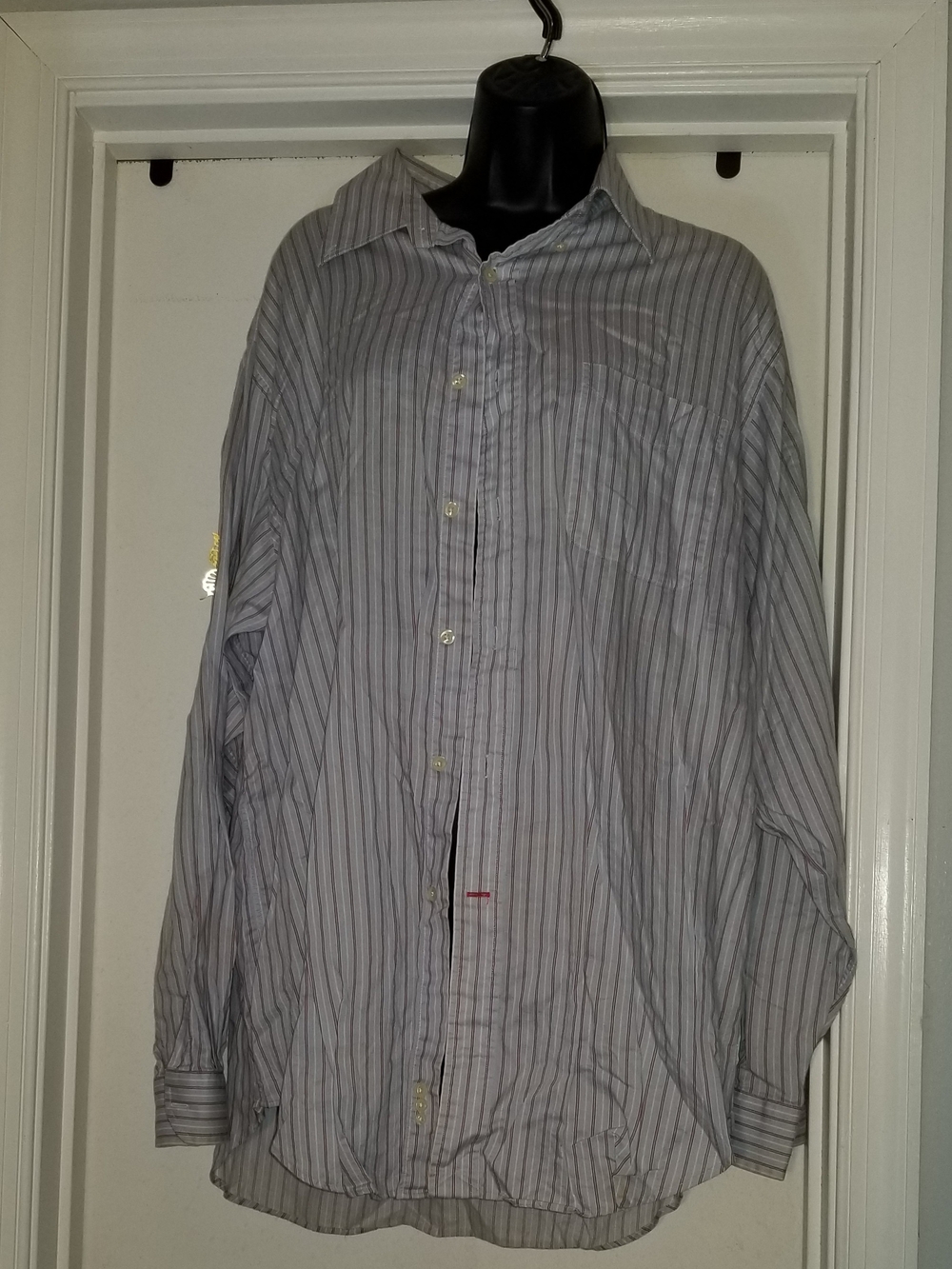 Pre-loved Daniel Cremieux Men's Light Blue and Gray Stripe Dress Shirt